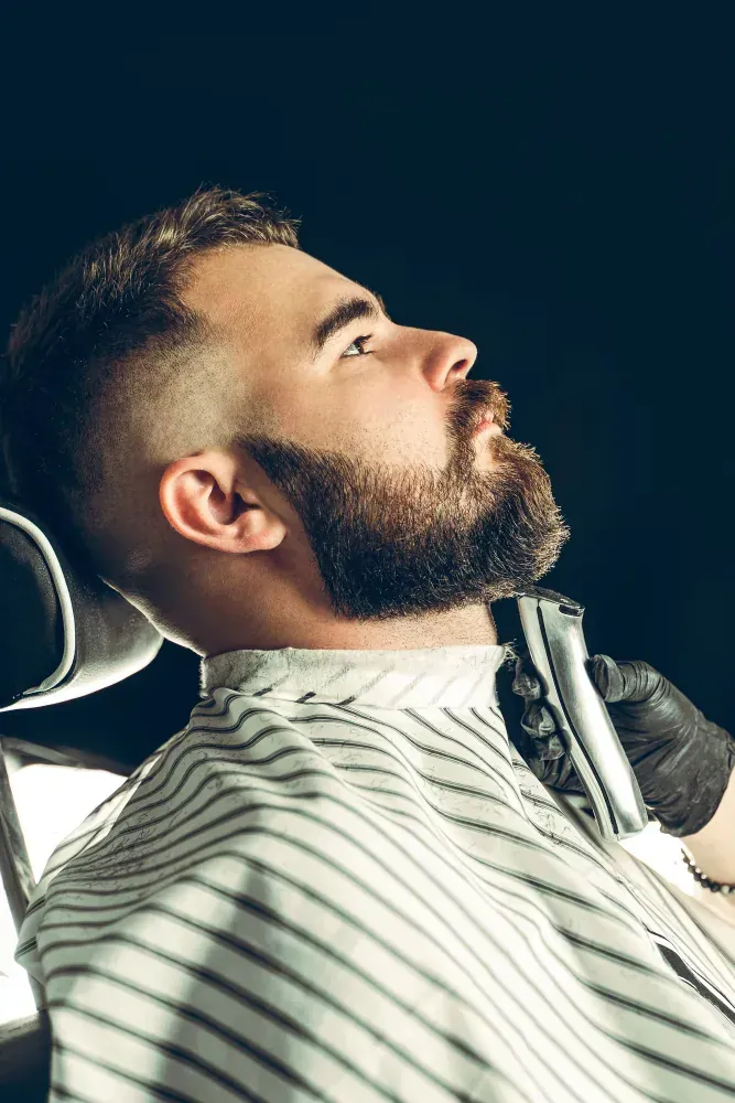 Coiffeur homme et barbier — aperçu visuel 8