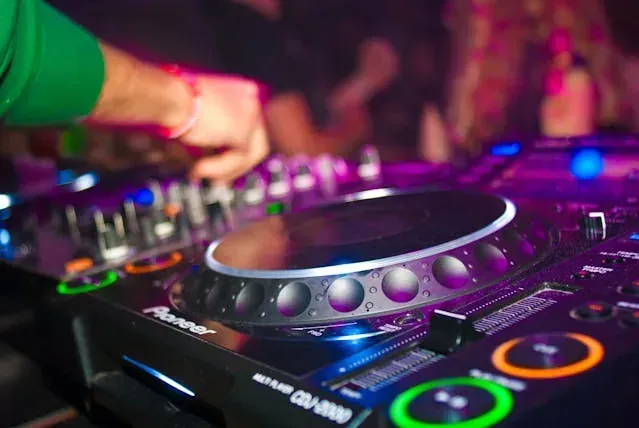 DJ & animation en activité